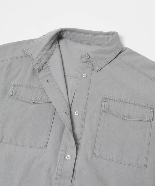 SENSE OF PLACE by URBAN RESEARCH（センスオブプレイスバイアーバンリサーチ）の「スタッズデニムシャツ（シャツ/ブラウス・レディース・インディゴブルー/ライトグレー/ブラック・ONE）」の20枚目の写真