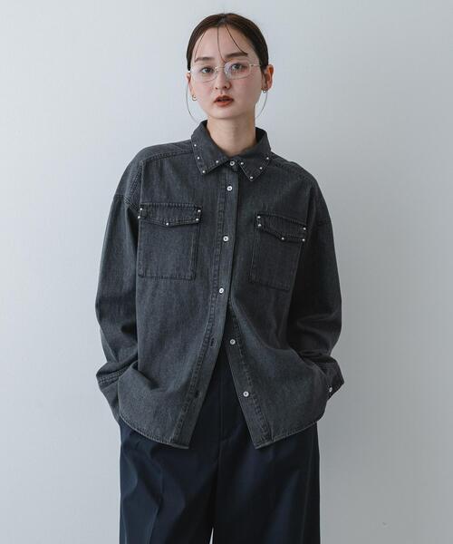 SENSE OF PLACE by URBAN RESEARCH（センスオブプレイスバイアーバンリサーチ）の「スタッズデニムシャツ（シャツ/ブラウス・レディース・インディゴブルー/ライトグレー/ブラック・ONE）」の21枚目の写真