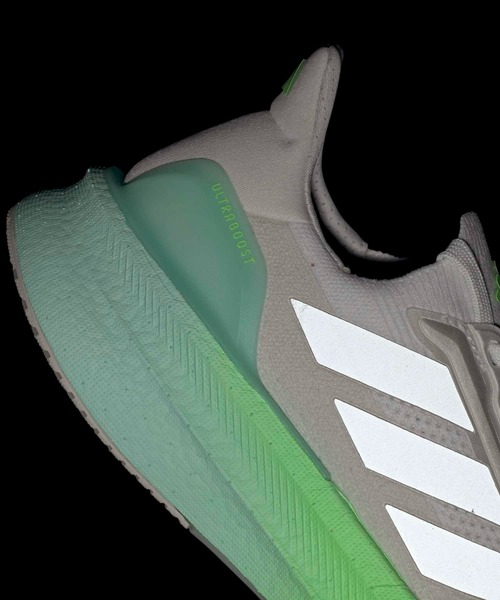 adidas（アディダス）の「ウルトラブースト 5x / Ultraboost 5x / ランニングシューズ / アディダス adidas（スニーカー・レディース・ホワイト・22.5cm/23.0cm/23.5cm/24.0cm/24.5cm/25.0cm/25.5cm/26.0cm/26.5cm/27.0cm/27.5cm/28.0cm/22.0cm）」の11枚目の写真