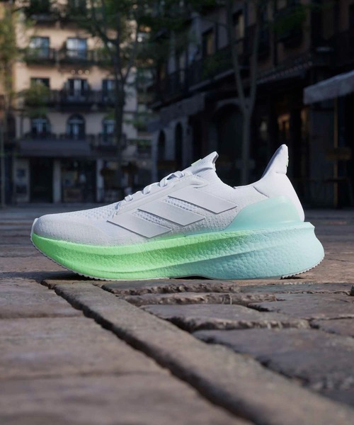 adidas（アディダス）の「ウルトラブースト 5x / Ultraboost 5x / ランニングシューズ / アディダス adidas（スニーカー・レディース・ホワイト・22.5cm/23.0cm/23.5cm/24.0cm/24.5cm/25.0cm/25.5cm/26.0cm/26.5cm/27.0cm/27.5cm/28.0cm/22.0cm）」の15枚目の写真