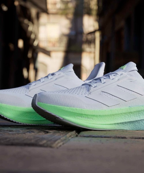 adidas（アディダス）の「ウルトラブースト 5x / Ultraboost 5x / ランニングシューズ / アディダス adidas（スニーカー・レディース・ホワイト・22.5cm/23.0cm/23.5cm/24.0cm/24.5cm/25.0cm/25.5cm/26.0cm/26.5cm/27.0cm/27.5cm/28.0cm/22.0cm）」の17枚目の写真