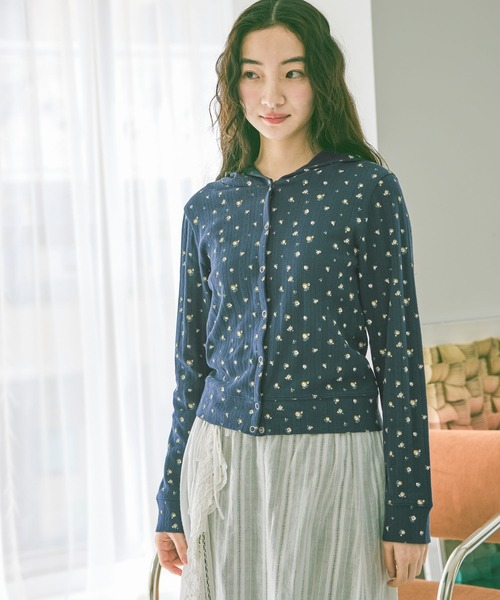 niko and...(ニコアンド)の「アイレット小花フーディ(Tシャツ/カットソー・レディース・ネイビー/アイボリー/グレー・FREE)」の13枚目の写真