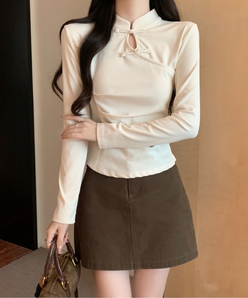 LUCPY(ラクピー)の「チャイナディテール スリムトップス(その他トップス・レディース・ホワイト/ブラック・X-LARGE/LARGE/MEDIUM/SMALL)」の1枚目の写真