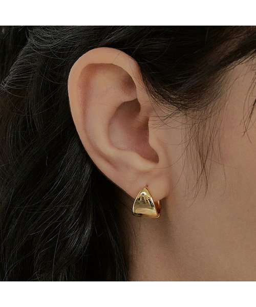 HEI(ヘイ)の「Bold cones earring(ピアス(両耳用)・レディース・ホワイト/ゴールド・FREE)」の1枚目の写真