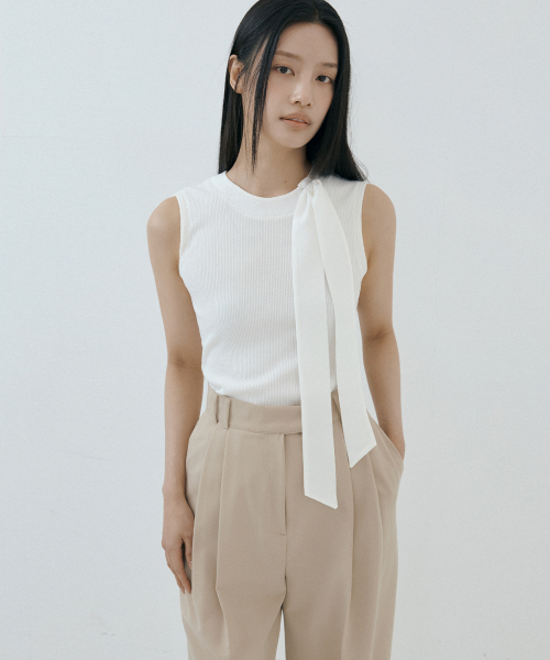 LUCIR ZU(ルシールズ)の「Scarf Neck Ribbed Tank (cream)(Tシャツ/カットソー・レディース・その他・FREE)」の2枚目の写真