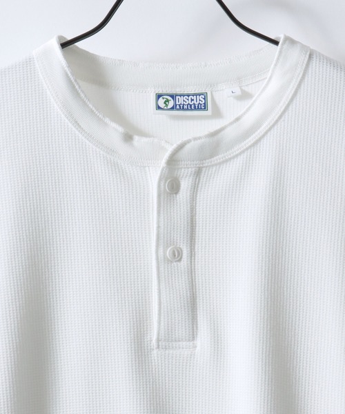 DISCUS（ディスカス）の「DISCUS/ディスカス COOLMAX(R) オーバーサイズ ワッフル ヘンリーネック 半袖Tシャツ レディース メンズ（Tシャツ/カットソー・メンズ・スミクロ/ブラック/グレイッシュブルー/オフホワイト・M/L/LL）」の10枚目の写真