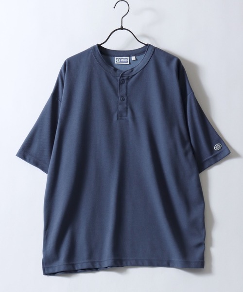 DISCUS（ディスカス）の「DISCUS/ディスカス COOLMAX(R) オーバーサイズ ワッフル ヘンリーネック 半袖Tシャツ レディース メンズ（Tシャツ/カットソー・メンズ・スミクロ/ブラック/グレイッシュブルー/オフホワイト・M/L/LL）」の8枚目の写真