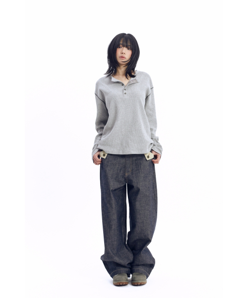 AAKAM(アーカム)の「Henry Neck Waffle Long Sleeve (Gray)(Tシャツ/カットソー・レディース・その他・1/2)」の7枚目の写真