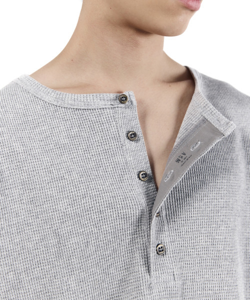 AAKAM(アーカム)の「Henry Neck Waffle Long Sleeve (Gray)(Tシャツ/カットソー・レディース・その他・1/2)」の14枚目の写真