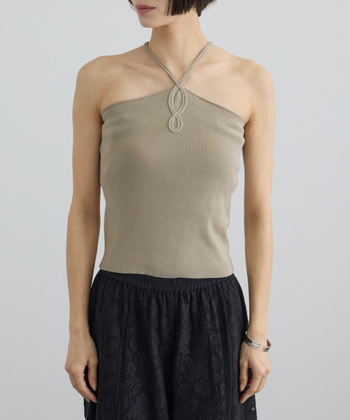 SALON adam et rope'(サロン アダム エ ロペ)の「フロントロープホルターネック(キャミソール・レディース・ベージュ/ブラック/オフホワイト・FREE)」の6枚目の写真