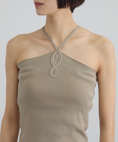 SALON adam et rope'(サロン アダム エ ロペ)の「フロントロープホルターネック(キャミソール・レディース・ベージュ/ブラック/オフホワイト・FREE)」の9枚目の写真