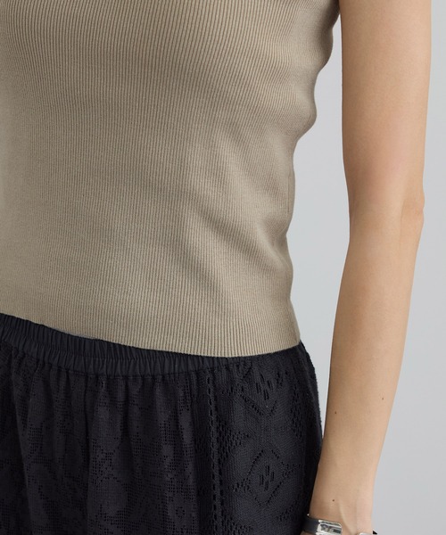 SALON adam et rope'(サロン アダム エ ロペ)の「フロントロープホルターネック(キャミソール・レディース・ベージュ/ブラック/オフホワイト・FREE)」の10枚目の写真