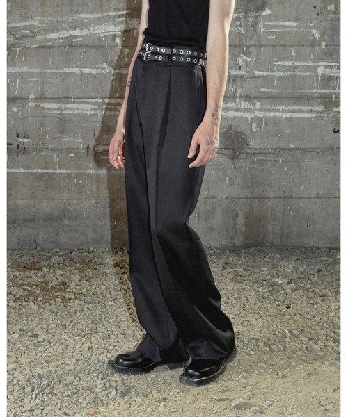 JOHN LAWRENCE SULLIVAN（ジョンローレンスサリバン）の「WOOL GABARDINE DOUBLE BELT TROUSERS（スラックス・メンズ・ブラック/ベージュ・44/46/48）」の4枚目の写真