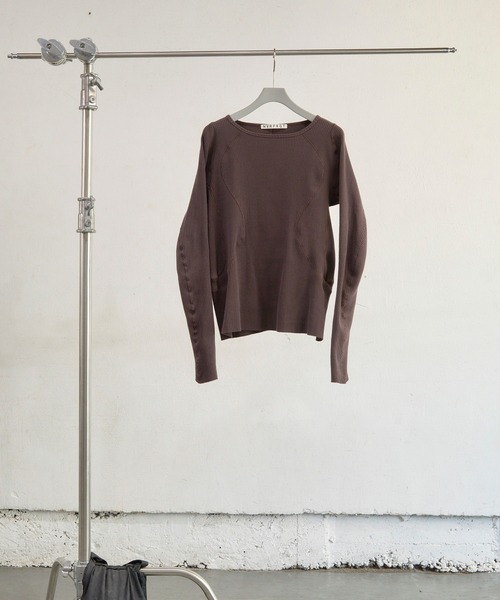NVRFRGT(ネヴァーフォーゲット)の「PANELLED RIBBED LONG SLEEVE T-SHIRT(Tシャツ/カットソー・レディース・ブラック/ブラウン・1)」の1枚目の写真