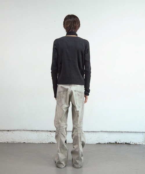 NVRFRGT(ネヴァーフォーゲット)の「PANELLED RIBBED LONG SLEEVE T-SHIRT(Tシャツ/カットソー・レディース・ブラック/ブラウン・1)」の6枚目の写真