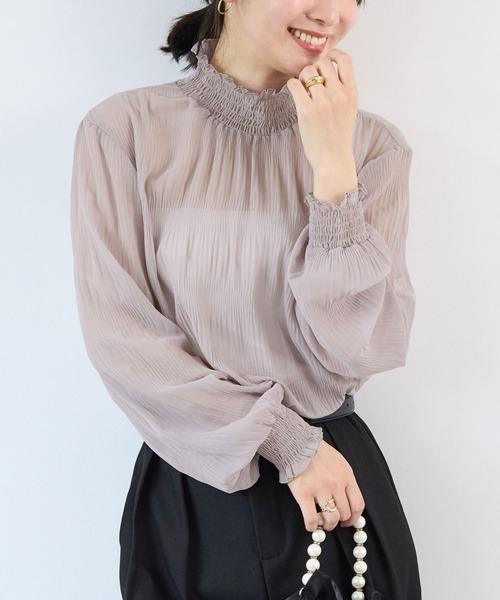 Futier land(フューティアランド)の「シャーリングシアートップス(シャツ/ブラウス・レディース・ライトグレー/ホワイト/ブラック・FREE)」の3枚目の写真