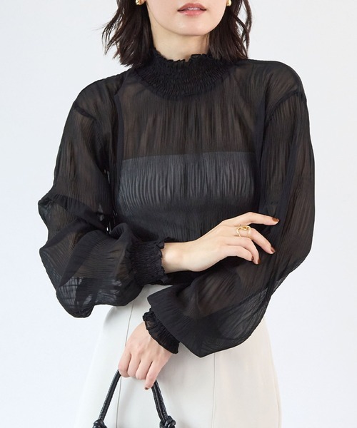 Futier land(フューティアランド)の「シャーリングシアートップス(シャツ/ブラウス・レディース・ライトグレー/ホワイト/ブラック・FREE)」の1枚目の写真