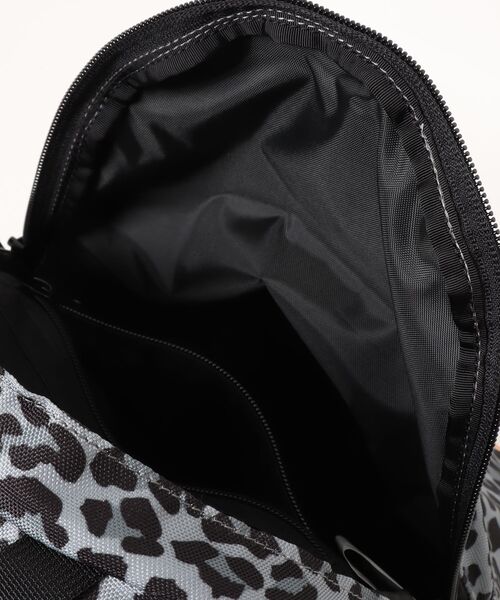TSURUYA（ツルヤ）の「《KELTY》MINI ONE SHOULDER（ボディバッグ/ウエストポーチ・メンズ・ネイビー/マスタード/モカ/ブルー系/ブラック系/オリーブ/グレー系その他/ゴールド系/ブラウン系その他/タン/ベージュ系/セージグリーン/グレー系・フリー）」の19枚目の写真