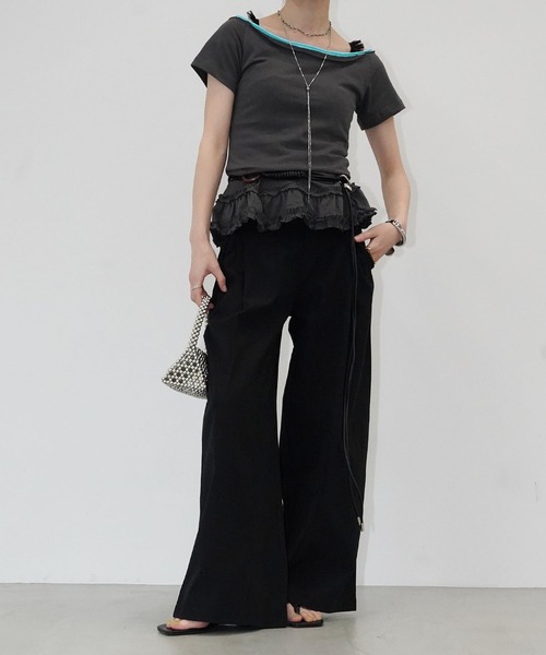 chuclla（チュクラ）の「オフショルフリルヘムトップス chw26s152（Tシャツ/カットソー・レディース・ホワイト/グレー・FREE）」の3枚目の写真