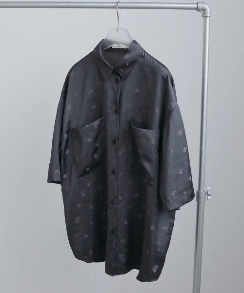 anuke(アンヌーク)の「anuke Jacquard Halfsleeve Shirts ジャガードハーフスリーブシャツ/62620409(シャツ/ブラウス・レディース・チャコールグレー・ONE SIZE)」の6枚目の写真