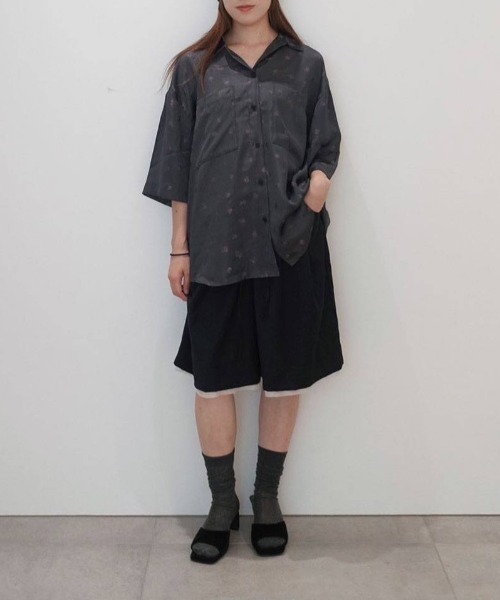 anuke(アンヌーク)の「anuke Jacquard Halfsleeve Shirts ジャガードハーフスリーブシャツ/62620409(シャツ/ブラウス・レディース・チャコールグレー・ONE SIZE)」の9枚目の写真
