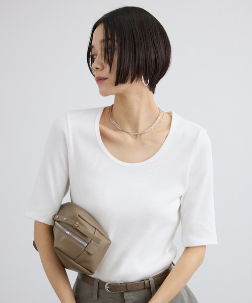 SALON adam et rope'（サロン アダム エ ロペ）の「プリマベールファームリーリブT / UVケア・洗える・新色追加（Tシャツ/カットソー・レディース・ブラウン系その他3/オフホワイト/ブラック・FREE）」の2枚目の写真