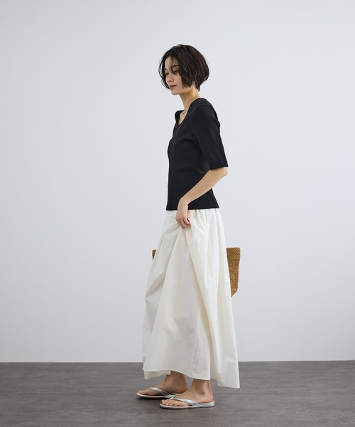 SALON adam et rope'（サロン アダム エ ロペ）の「プリマベールファームリーリブT / UVケア・洗える・新色追加（Tシャツ/カットソー・レディース・ブラウン系その他3/オフホワイト/ブラック・FREE）」の13枚目の写真