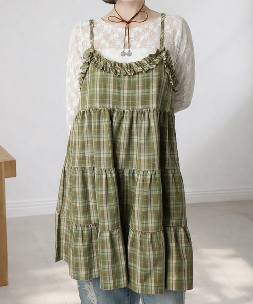 SPINNS(スピンズ)の「ティアードキャミワンピース/チェック(ワンピース・レディース・ブラック/グリーン/ボルドー・ONESIZE)」の1枚目の写真