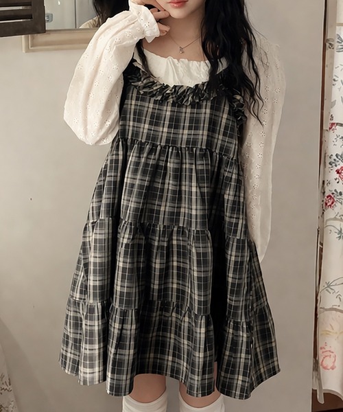 SPINNS(スピンズ)の「ティアードキャミワンピース/チェック(ワンピース・レディース・ブラック/グリーン/ボルドー・ONESIZE)」の2枚目の写真