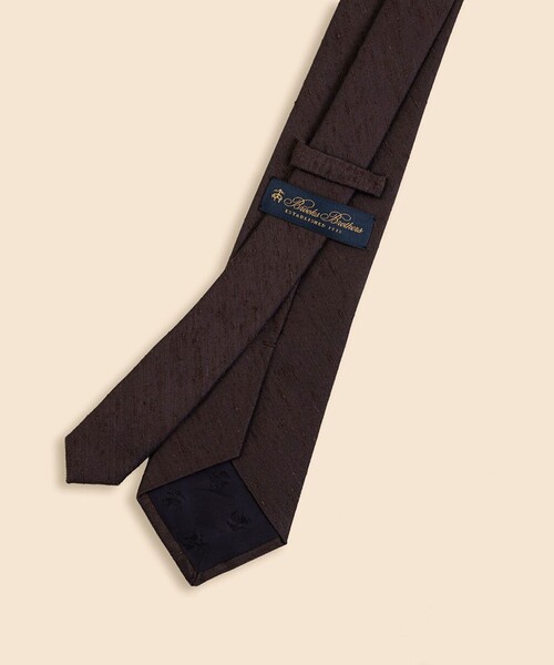 BROOKS BROTHERS（ブルックスブラザーズ）の「シルク　シャンタン　ソリッドタイ（ネクタイ・メンズ・ブラウン/バーガンディー/ネイビー・ONE SIZE）」の4枚目の写真