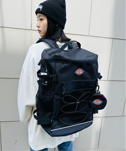 Dickies(ディッキーズ)の「DICKIES / DK BASIC BOX BACKPACK / 81638100(バックパック/リュック・レディース・ブラック/ホワイト・ONESIZE)」の2枚目の写真