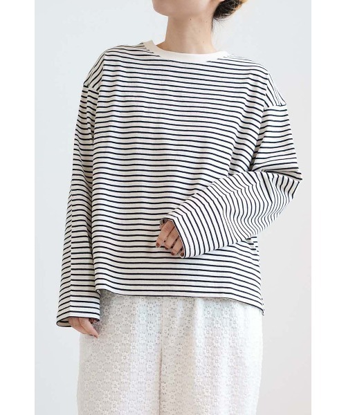 HEART MARKET(ハートマーケット)の「ワイドなロンT(Tシャツ/カットソー・レディース・ナチュラル/ブラック/レッド系/ホワイト/ベージュ系/ライム/ピンク/ブラック系/ネイビー/ブルー系/ブルー系1・SMALL/MEDIUM/LARGE)」の3枚目の写真
