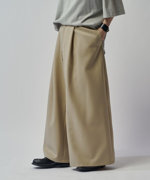 Lui's(ルイス)の「【WEB限定】ボリュームルーズワイドパンツ(その他パンツ・メンズ・ブラック/ベージュ・S/M)」の19枚目の写真
