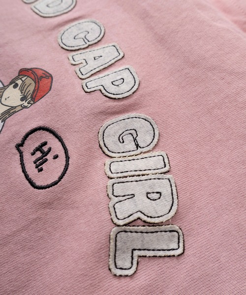 Red Cap Girl(レッドキャプガール)の「【70】【RCG/レッドキャップガール】アップリケロゴ バックプリント クルーネックTシャツ/ワンポイント刺繍/ユニセックス/レディース/メンズ(Tシャツ/カットソー・メンズ・ホワイト/ピンク/ブラック/アッシュグレー・M/L)」の8枚目の写真