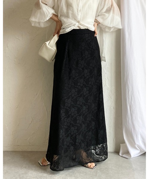She's Closet(シーズクローゼット)の「花柄 フラワー ロング丈 ナロー レーススカート(スカート・レディース・ホワイト/ブラック・FREE)」の4枚目の写真