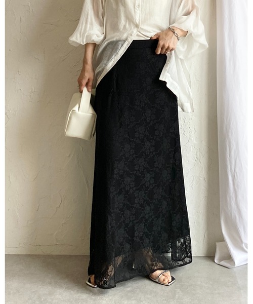 She's Closet(シーズクローゼット)の「花柄 フラワー ロング丈 ナロー レーススカート(スカート・レディース・ホワイト/ブラック・FREE)」の5枚目の写真