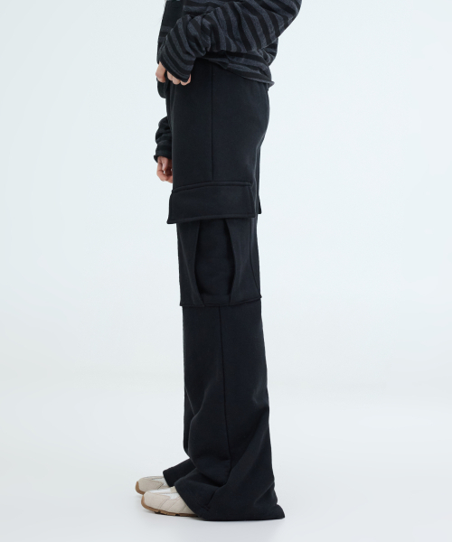 PORTERNA(ポルテナ)の「CARGO BANDING FLARE PANTS-2COLOR(スウェットパンツ・レディース・ブラック/チャコール・OS)」の14枚目の写真