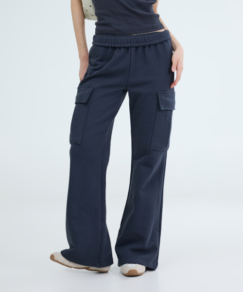 PORTERNA(ポルテナ)の「CARGO BANDING FLARE PANTS-2COLOR(スウェットパンツ・レディース・ブラック/チャコール・OS)」の8枚目の写真