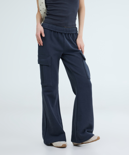 PORTERNA(ポルテナ)の「CARGO BANDING FLARE PANTS-2COLOR(スウェットパンツ・レディース・ブラック/チャコール・OS)」の7枚目の写真