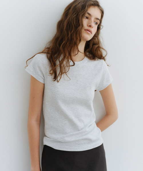 URAGO(ユラーゴ)の「Essential half t-shirt(Tシャツ/カットソー・レディース・チャコールグレー/ライトグレー/スカイブルー/ブラック/ダークブラウン/ネイビー/アイボリー・SMALL/MEDIUM)」の10枚目の写真