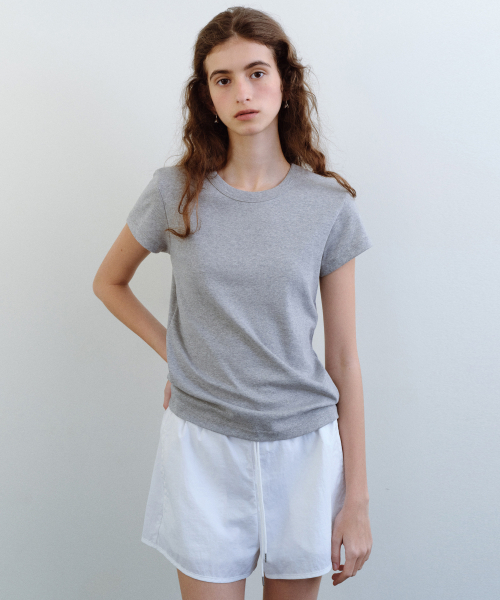 URAGO(ユラーゴ)の「Essential half t-shirt(Tシャツ/カットソー・レディース・チャコールグレー/ライトグレー/スカイブルー/ブラック/ダークブラウン/ネイビー/アイボリー・SMALL/MEDIUM)」の14枚目の写真