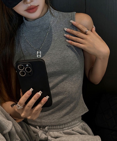 GLAMOROUS JANE(グラマラスジェーン)の「ハイネックノースリトップス(Tシャツ/カットソー・レディース・グレー/ホワイト/ブラック・FREE)」の3枚目の写真