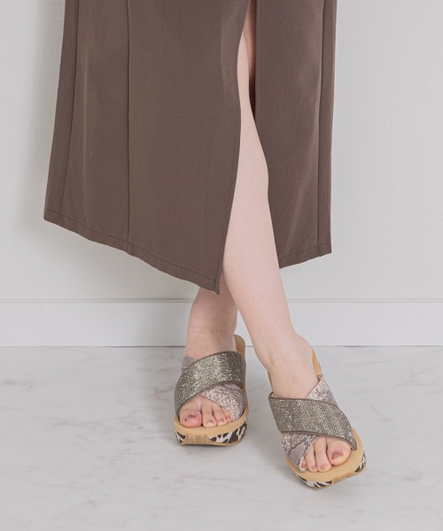 Bridget Birkin(ブリジットバーキン)の「【Bridget Birkin】厚底ウェッジクロスベルトサンダル(562127)(サンダル・レディース・ブラック/グレイッシュベージュ/シルバー・M/L/S/LL)」の10枚目の写真