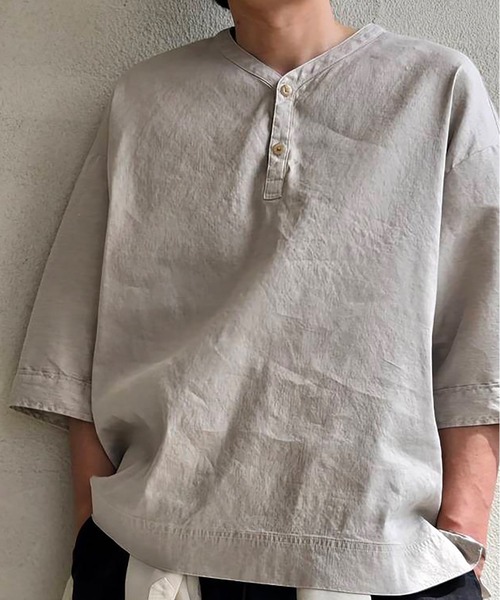 TROVE(トローヴ)の「TROVE / MODERN LINEN PULLOVER SHIRT(シャツ/ブラウス・メンズ・ホワイト系/ブラック・2/3)」の4枚目の写真
