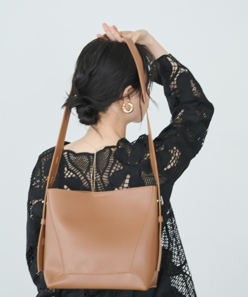 Anclear oui(アンクリアウィ)の「ワンショルダーバッグ(ショルダーバッグ・レディース・White/Black/Beige・F)」の3枚目の写真