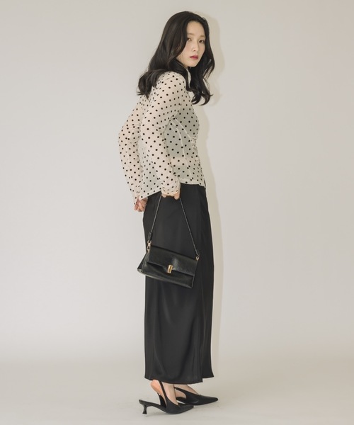 NEUNA(ヌナ)の「【発売日即完アイテム】ドットギャザーアシメントリーシアートップス(Tシャツ/カットソー・レディース・アイボリー/ブラック・FREE)」の6枚目の写真