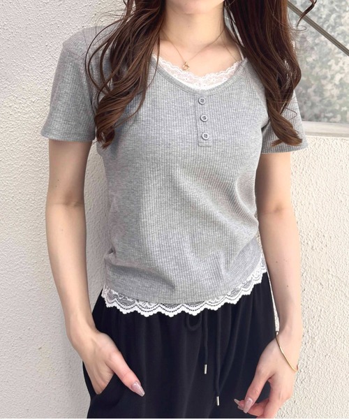 SOELA(ソエラ)の「【INGNI SOELA】レースドッキングリブトップス/WEB限定(Tシャツ/カットソー・レディース・アイボリー/ネイビー/グレー・FREE)」の2枚目の写真