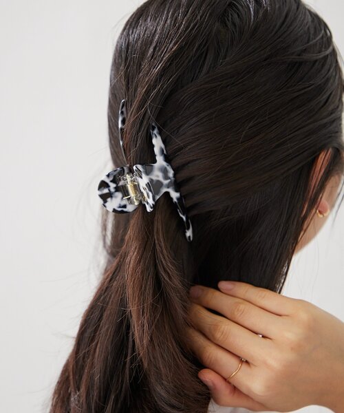 BIRTHDAY BAR(バースデイバー)の「Actually アセチヘアバンス S(バレッタ/ヘアクリップ・レディース・ブラウン/ホワイト・0)」の4枚目の写真
