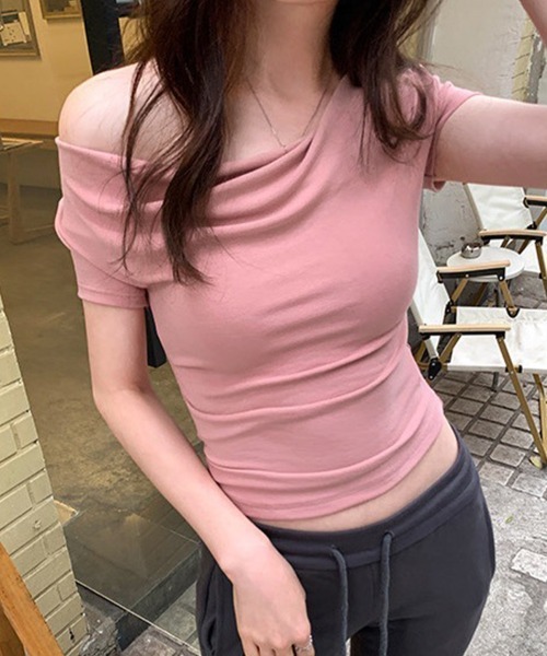 mielu(ミエル)の「ドレープネックオフショルニット(ニット/セーター・レディース・アイボリー/ブラウン/ホワイト/ピンク/ブラック・FREE)」の19枚目の写真