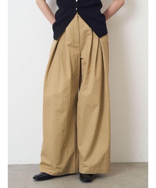 ELENDEEK(エレンディーク)の「ツイルタックワイドパンツ(その他パンツ・レディース・ベージュ/ネイビー・2/1)」の1枚目の写真